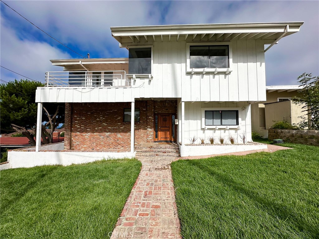 Available starting October 1st, 2025 Shown by appointment only, do not disturb occupant.
Situated in the lovely and cool Palisades neighborhood of San Pedro is this magnificent 3 bedroom and 3 bath home on Emily St. Everyday you can enjoy your panoramic views of the ocean from your home accompanied by the cool ocean breezes of the neighborhood. Located on a quiet street, this house offers a spacious floor plan, pool, large patios, and ocean views from each floor. Enjoy short walks to the coastline and natural preserves, Angel's Gate Park, local dog parks, and the famed Corner Store only blocks away. In addition, you are only minutes away from many restaurants and grocery stores. Contact us today for a private showing of this lovely home.