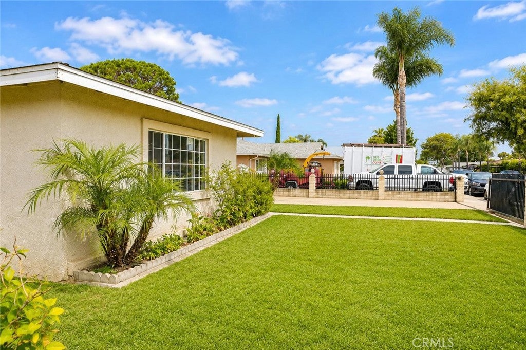 1134 Hermosa Avenue