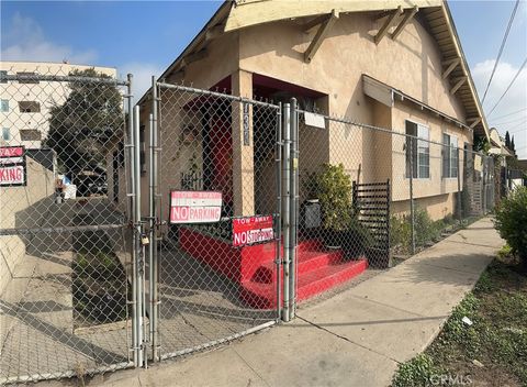 Photo of 731 W 54th St, Los Angeles, CA 90037 (MLS # DW25248407) Photo of 731 W 54th St, Los Angeles, CA 90037 (MLS # DW25248407)