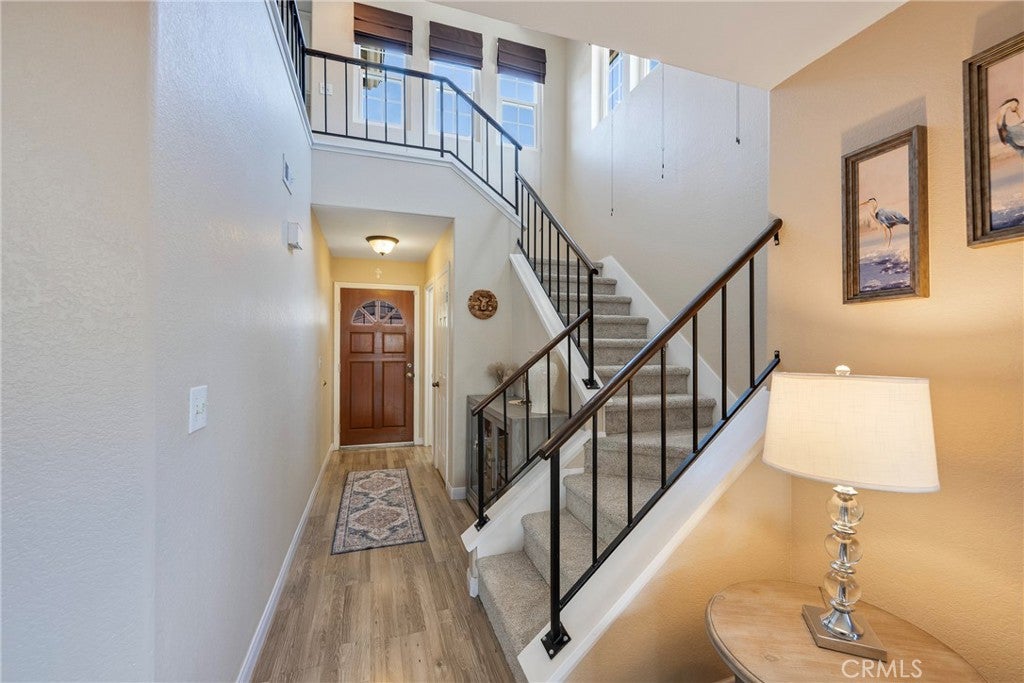 1893 Angeles Glen
