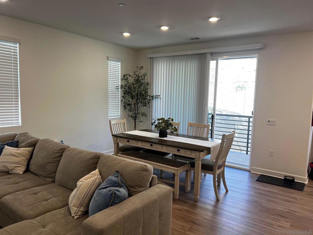 812 Makani St 4