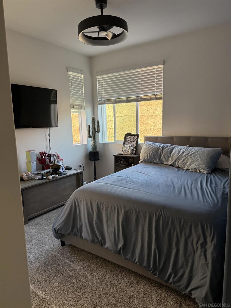 812 Makani St 4