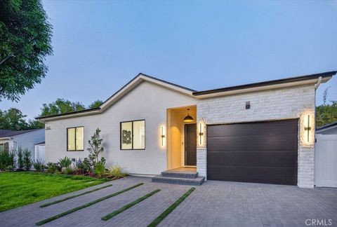 Photo of 5940 Shoshone AVE, Encino, CA 91316 (MLS # GD26085773)