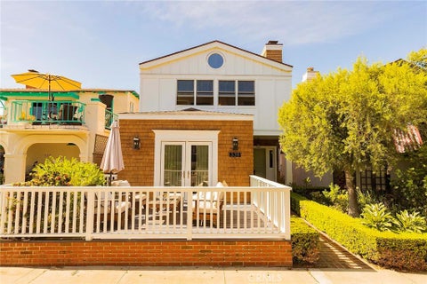 Photo of 339 31st ST, Hermosa Beach, CA 90254 (MLS # SB26185778)