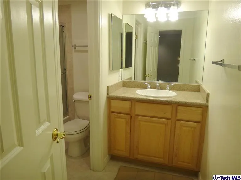 Pasadena, California 91106, United States, 2 Bedrooms Bedrooms, ,2 BathroomsBathrooms,Residential,Active,185997