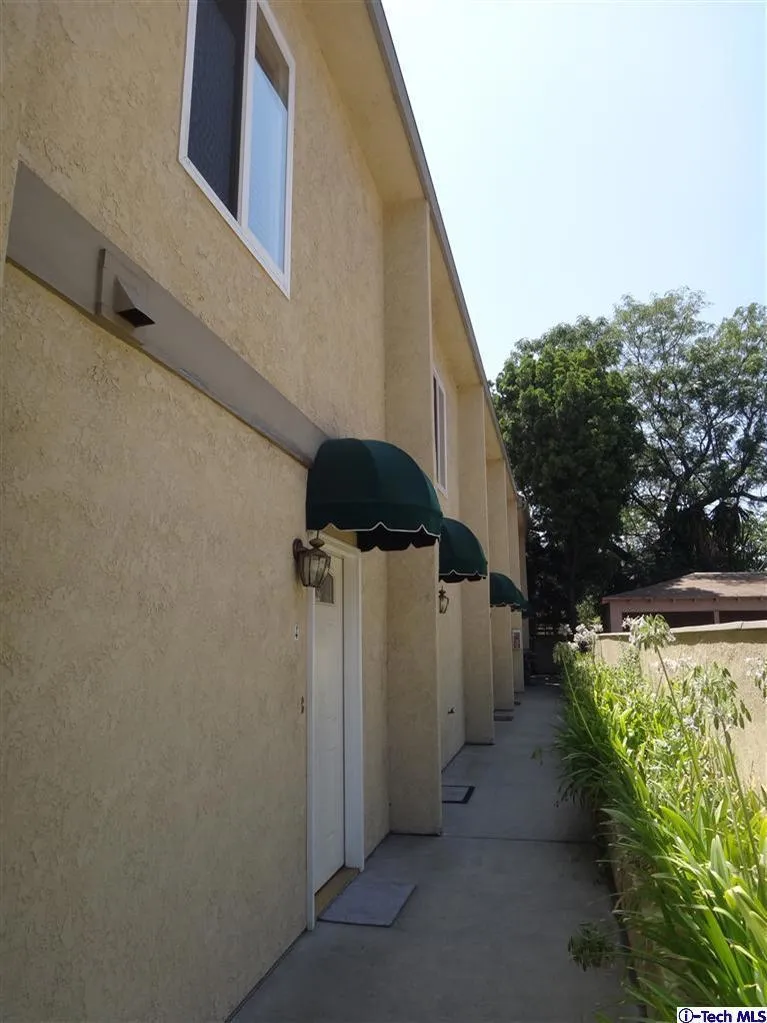 Pasadena, California 91106, United States, 2 Bedrooms Bedrooms, ,2 BathroomsBathrooms,Residential,Active,185997