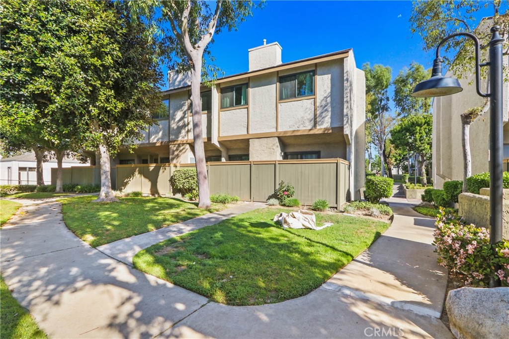 2000 W Palmyra Apt 29