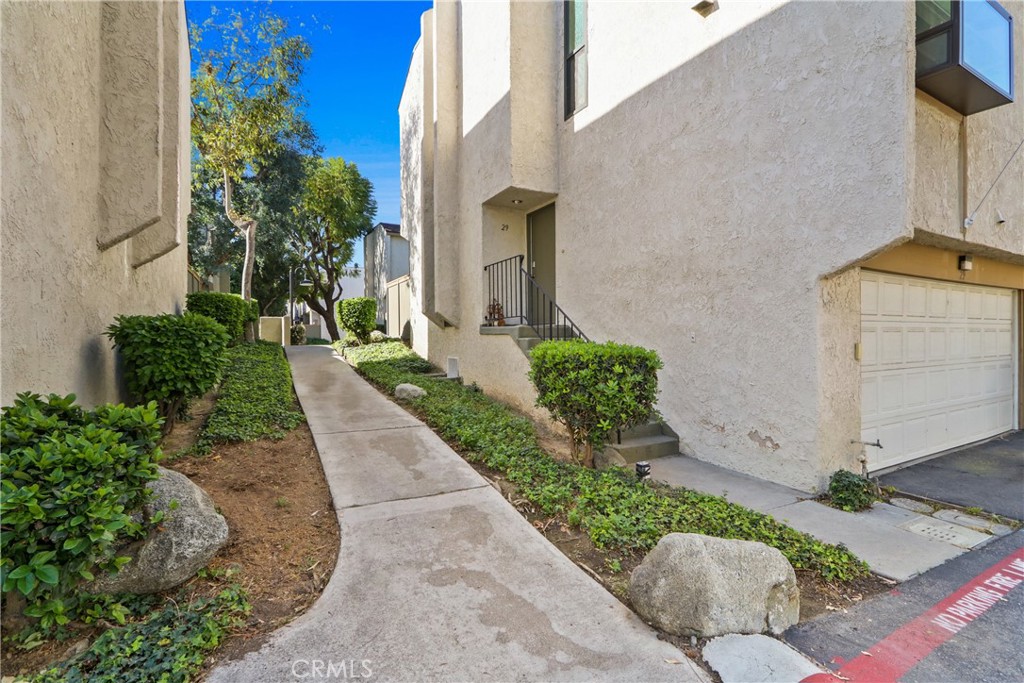 2000 W Palmyra Apt 29