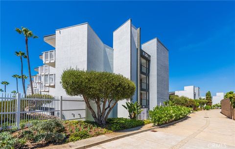 Tiny photo for 630 The Village #112, Redondo Beach, CA 90277 (MLS # PV25246856)