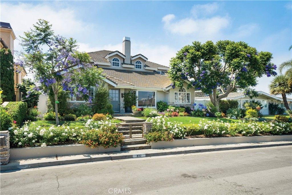 Photo of 332 Holmwood Drive, Newport Beach, CA 92663 (MLS # NP26101552)