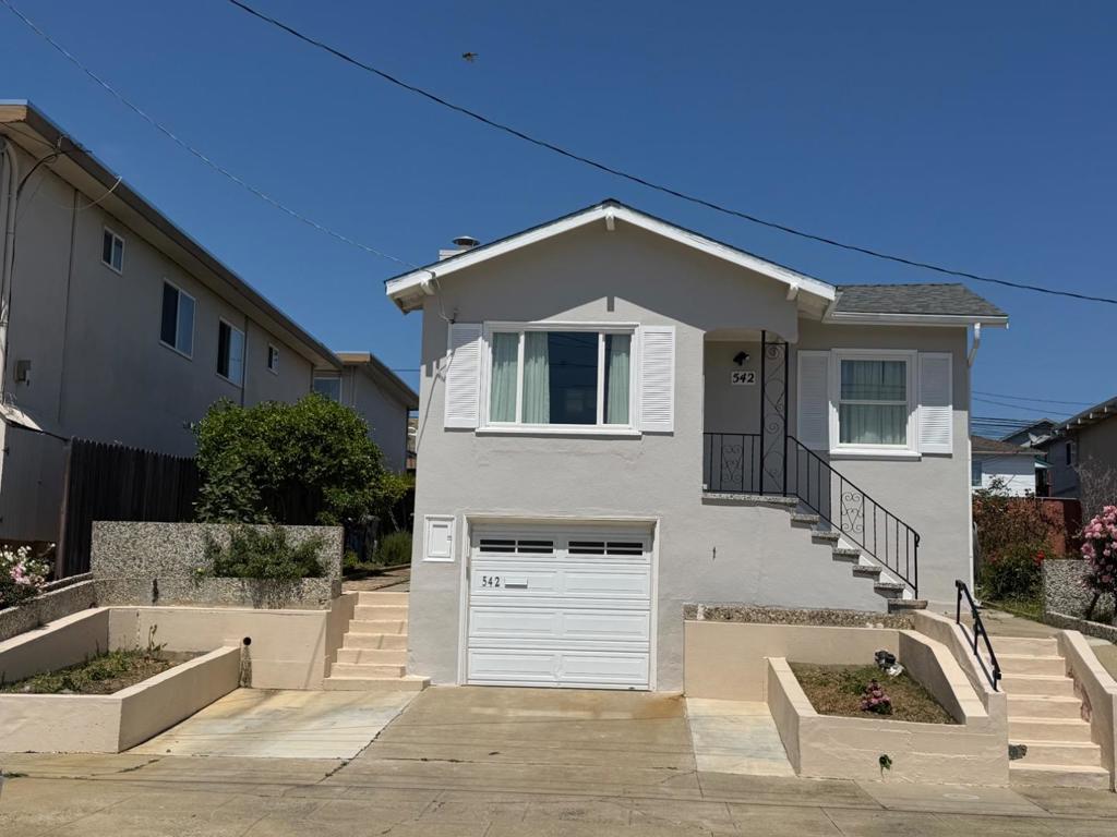 542 Commercial Avenue
