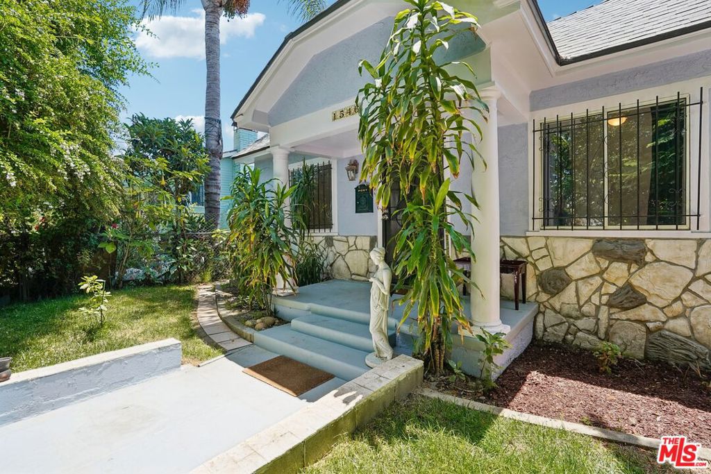 1546 W 30th Street