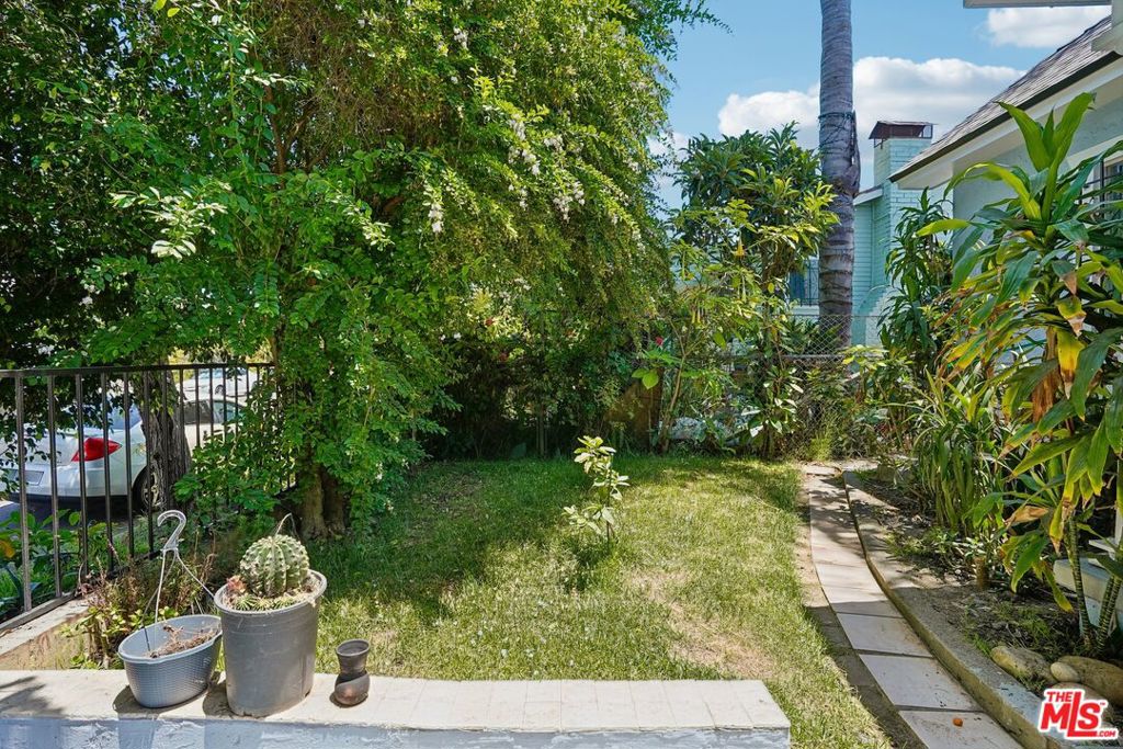 1546 W 30th Street
