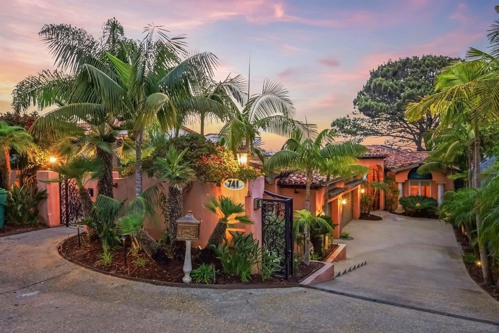 741 Rosecrans