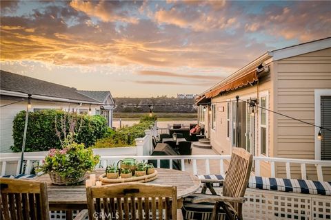 Photo of 11 Saratoga, Newport Beach, CA 92660 (MLS # OC25248190)