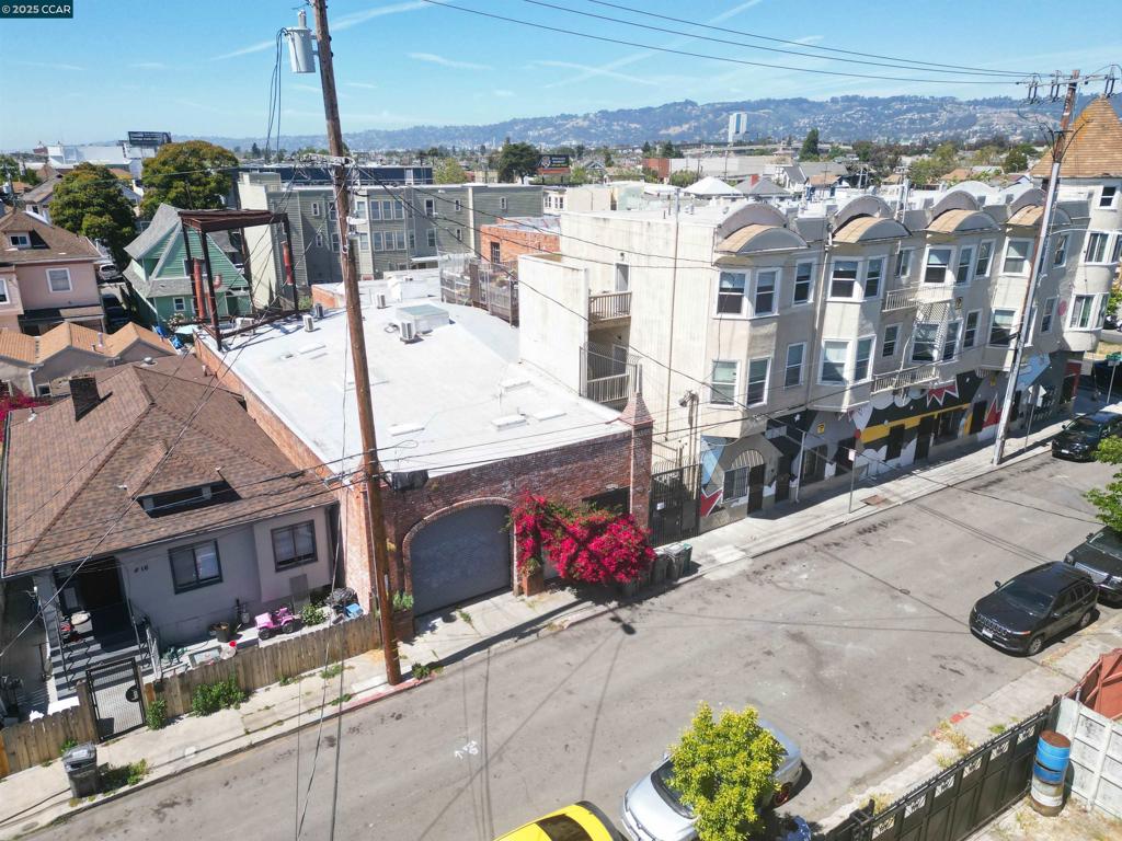 WEST OAKLAND - Residential Income