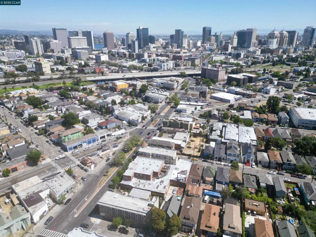WEST OAKLAND - Residential Income