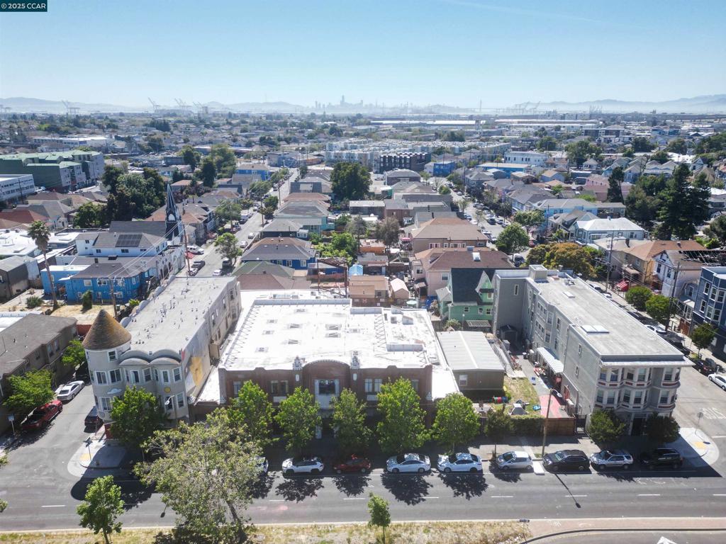 WEST OAKLAND - Residential Income