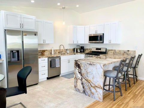 Photo of 7674 La Jolla Blvd BLVD, La Jolla, CA 92037 (MLS # 260022599SD)