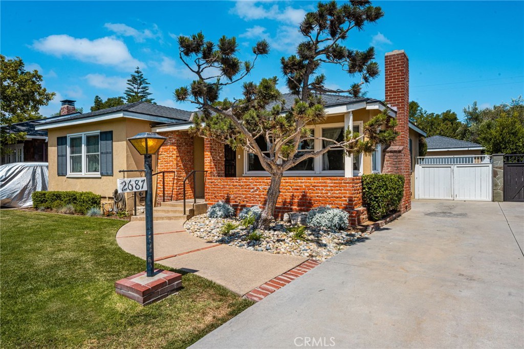 2687 Riverside
