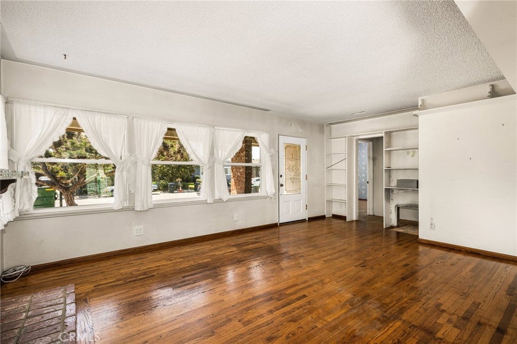 2687 Riverside, Costa Mesa CA 92627 - Photo 10