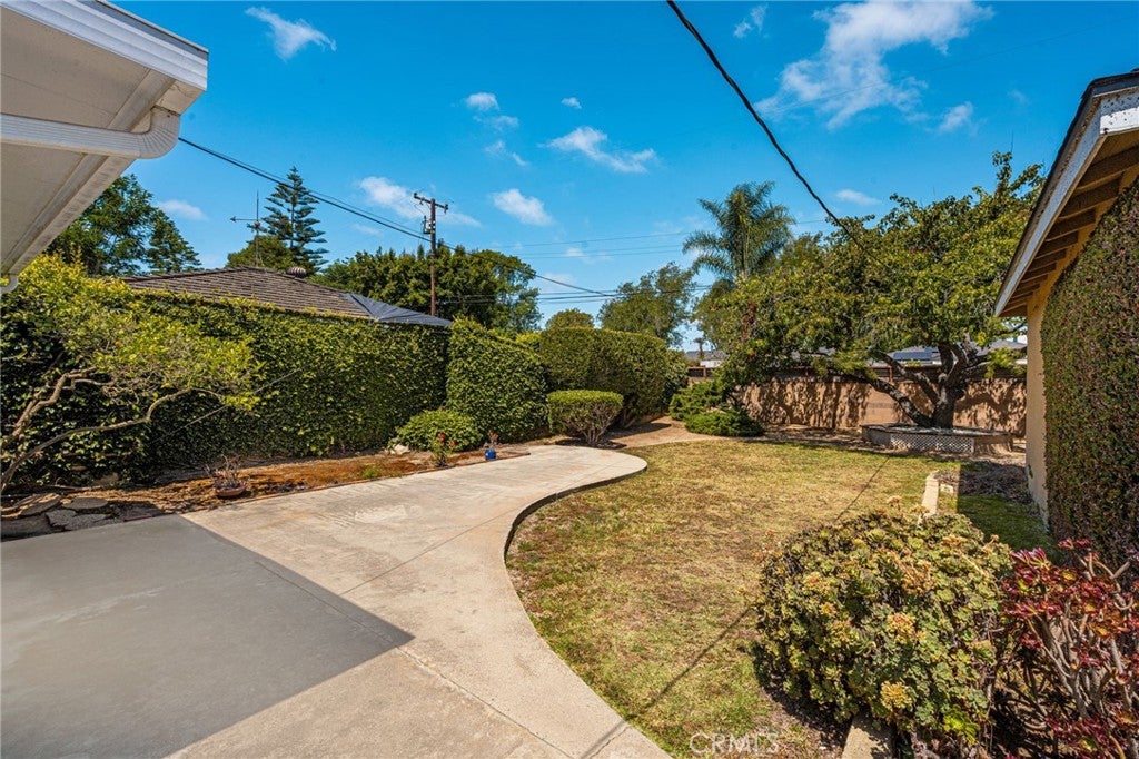 2687 Riverside, Costa Mesa CA 92627 - Photo 19