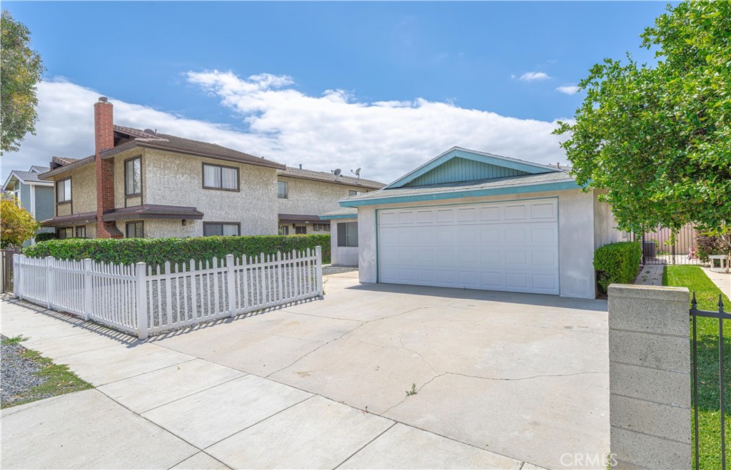 10921 Walnut