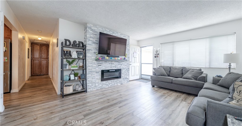 10921 Walnut