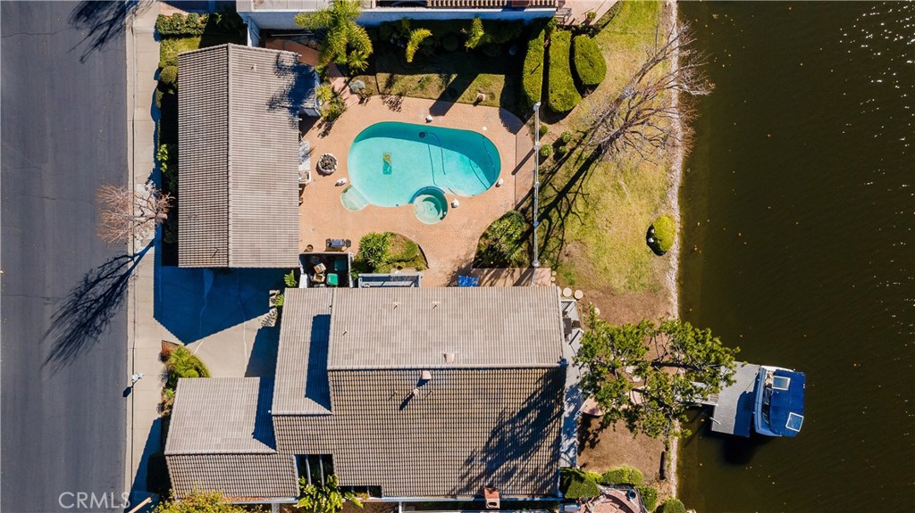 2546 Oakshore Drive
