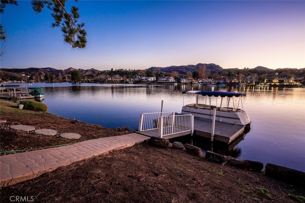 2546 Oakshore Drive