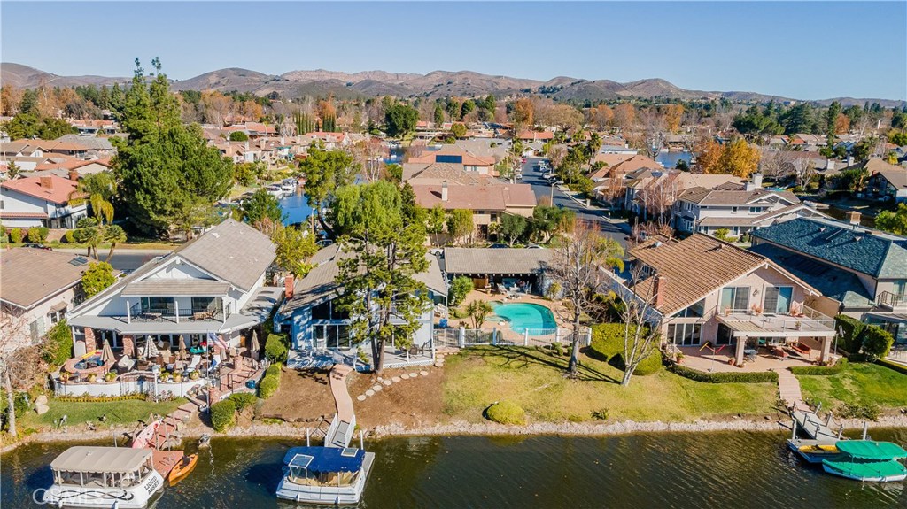 2546 Oakshore Drive