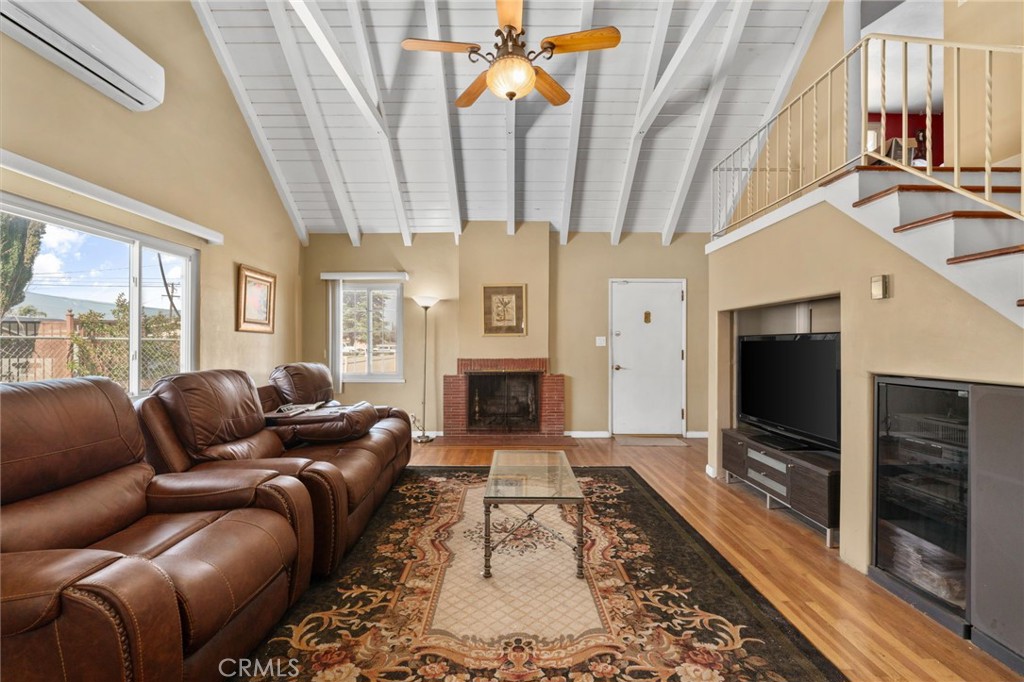 650 N Acacia