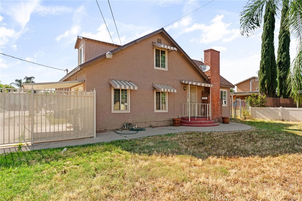 650 N Acacia
