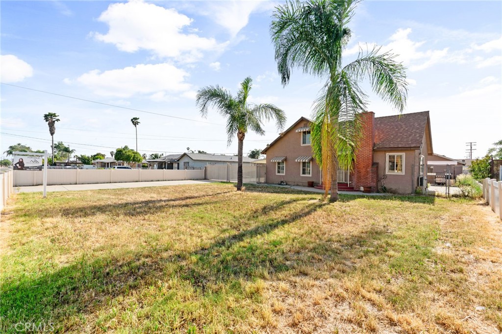650 N Acacia