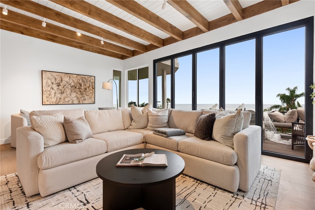 537 Avenida Buenos Aires