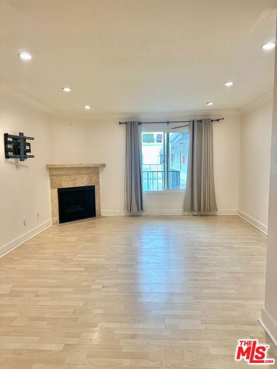 7035 Woodley Avenue 203