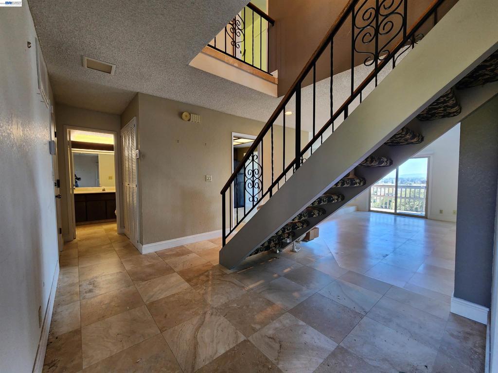 1108 Holmes Way