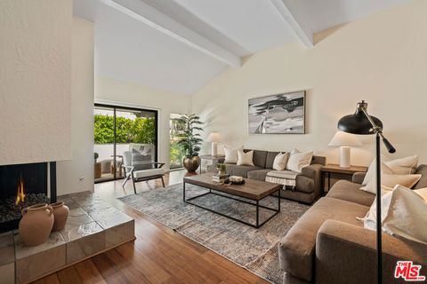 Photo of 1553 Michael Lane, Pacific Palisades, CA 90272 (MLS # 25585837)