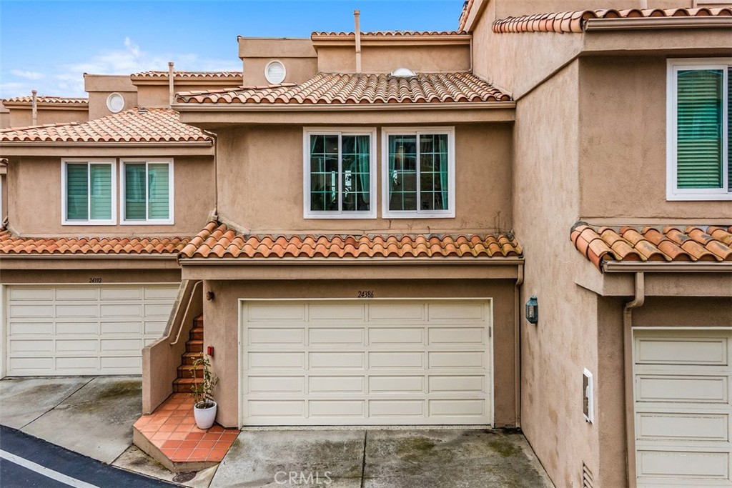 24386 Vista Point Lane