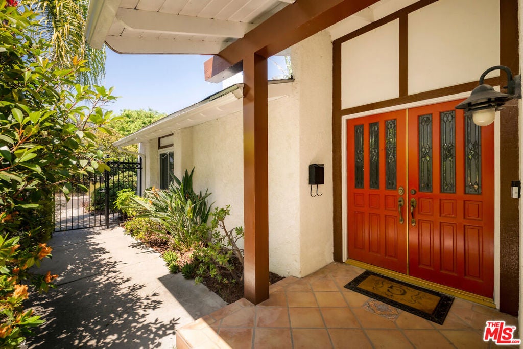 12556 Rosy Circle, Los Angeles CA 90066