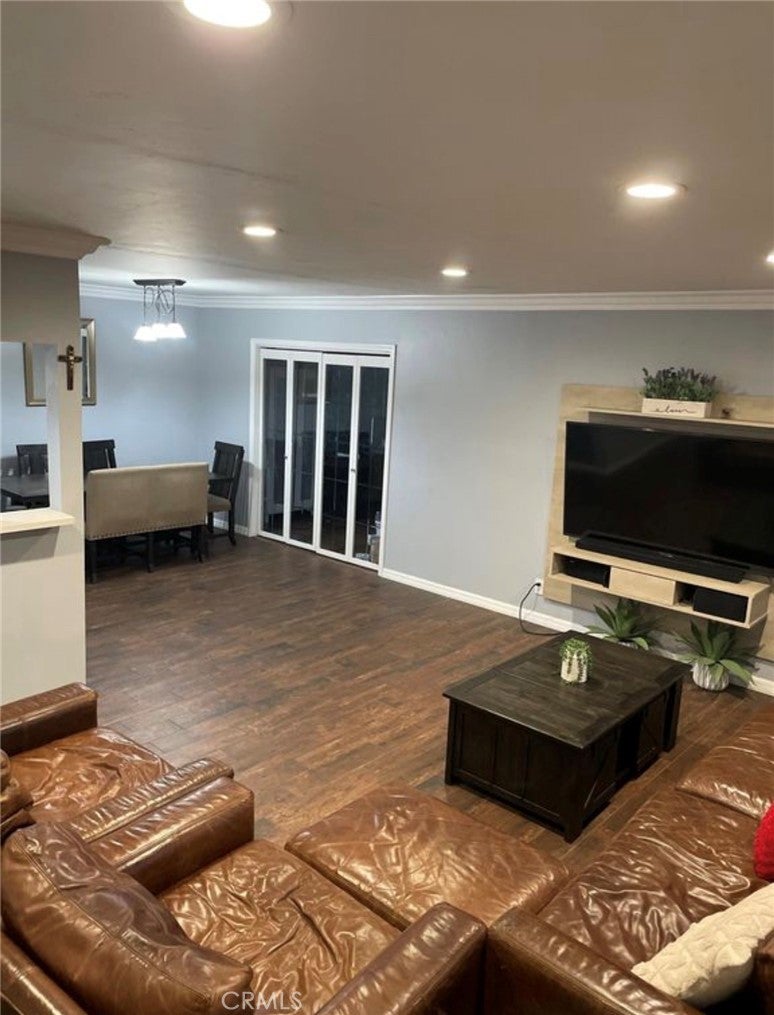314 W Gladstone