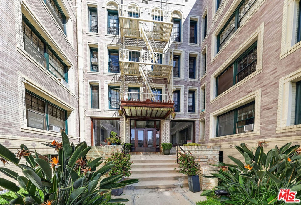 2121 James M Wood Boulevard 202