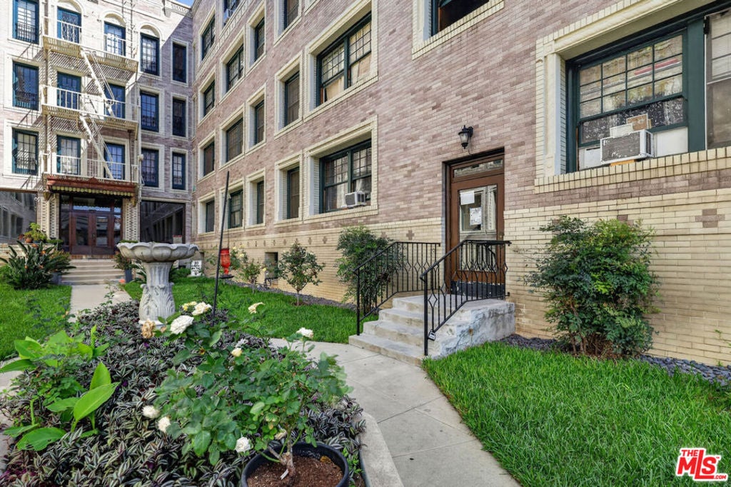2121 James M Wood Boulevard 202