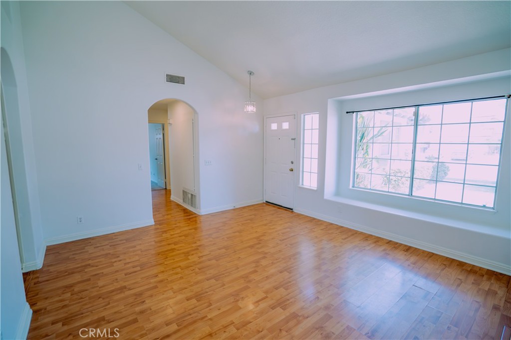 25205 Via Las Lomas