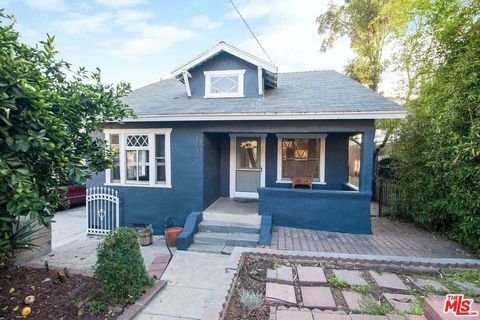 Photo of 1614 Grafton Street, Los Angeles, CA 90026 (MLS # 26671257)