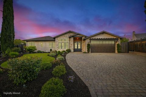 Photo of 6690 Indian Springs Court, San Jose, CA 95120 (MLS # ML82037379)