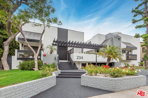 Photo of 234 S Tower Drive #3, Beverly Hills, CA 90211 (MLS # 26994055)