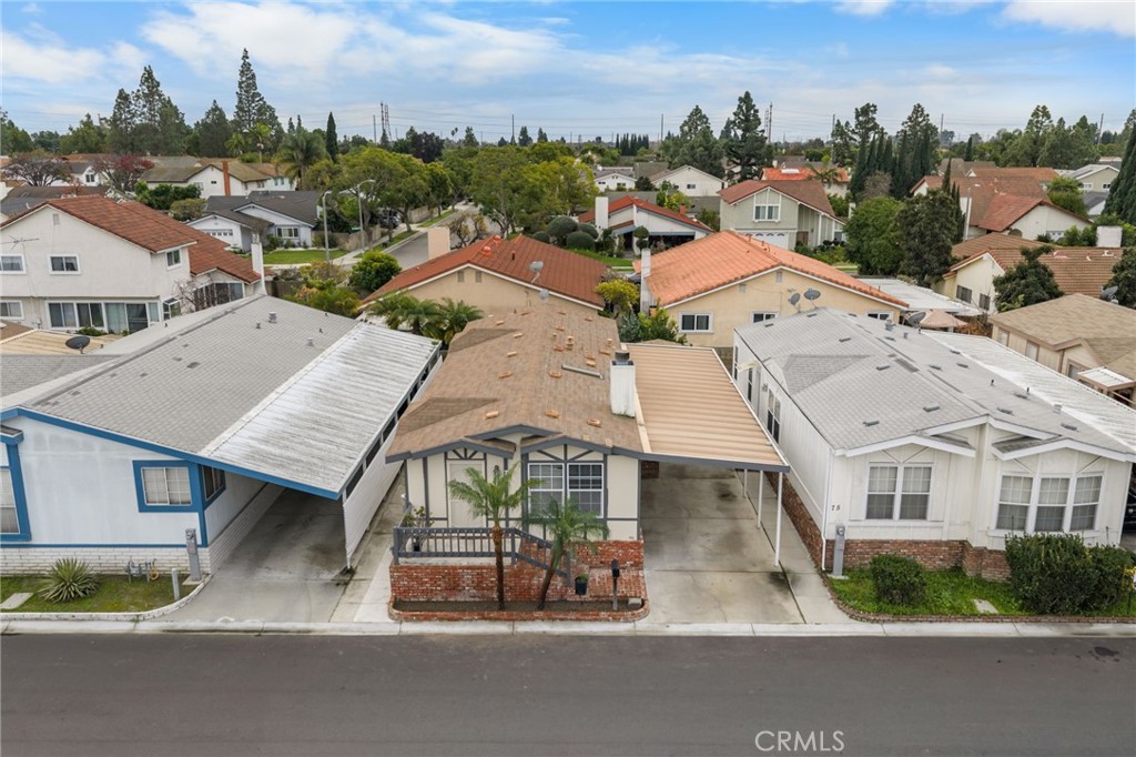 19127 Pioneer Boulevard 76