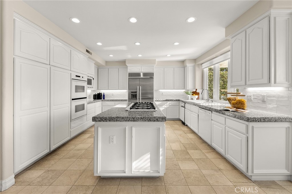 5 Chester, Irvine CA 92603 - Photo 27