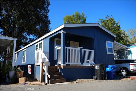 Photo of 6545 Wilbur #39, Reseda, CA 91335 (MLS # SR25278877)